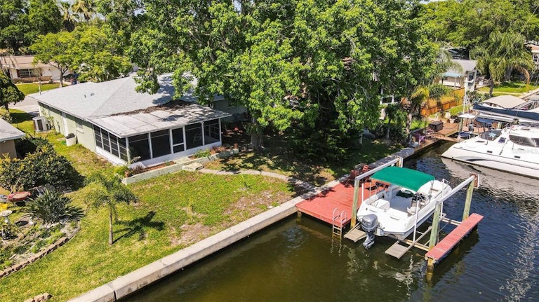 Photo 3 of 42 - 372 Westwinds Dr, Palm Harbor, FL 34683