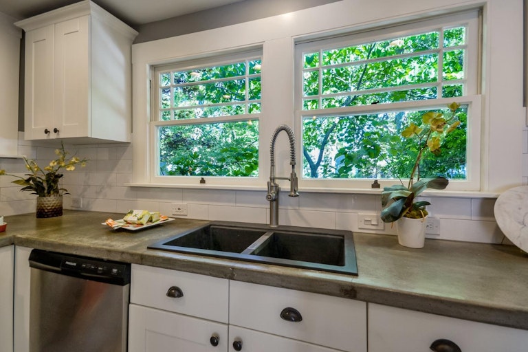 Photo 16 of 47 - 2401 U St, Sacramento, CA 95818