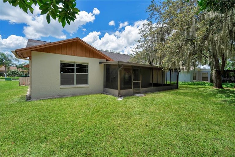 Photo 24 of 33 - 9425 Cannon Dr, Orlando, FL 32817