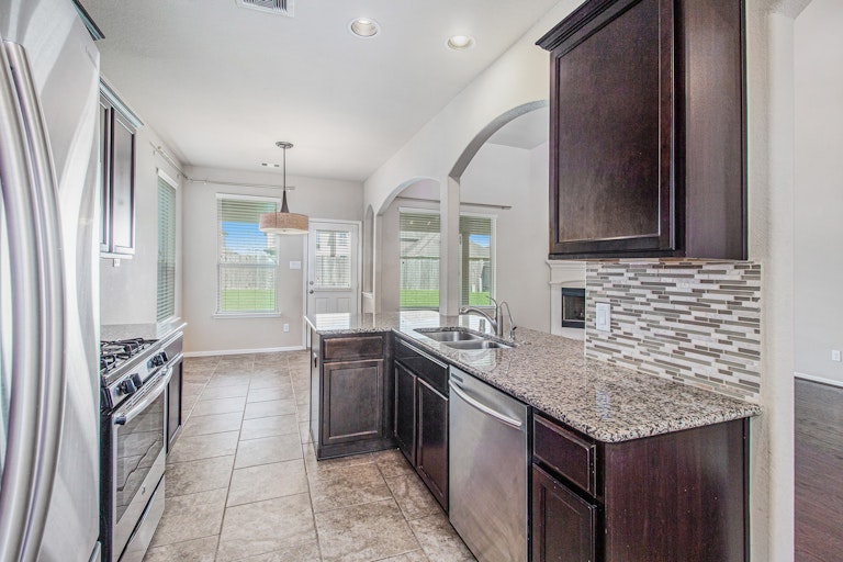 Photo 4 of 18 - 11531 Slick Rock Dr, Richmond, TX 77406