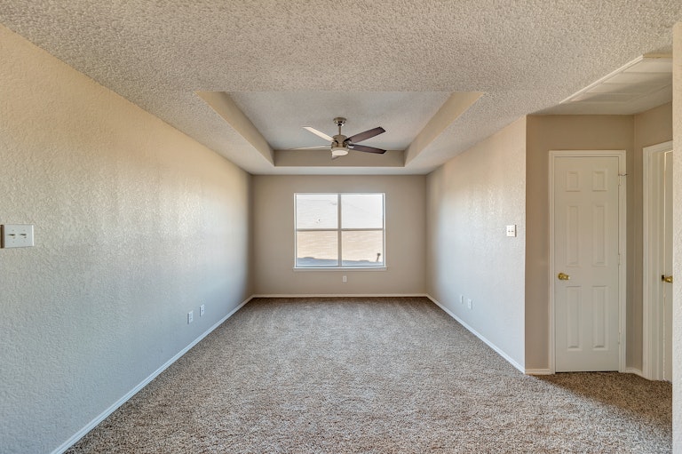 Photo 21 of 34 - 8024 Gila Bend Ln, Fort Worth, TX 76137