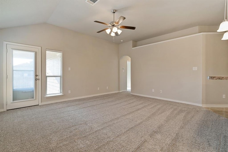 Photo 15 of 35 - 149 Spring Hollow Dr, Fort Worth, TX 76131