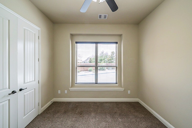 Photo 20 of 45 - 1326 Bastrop Glen Ln, League City, TX 77573