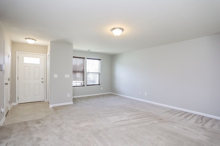 Photo 9 of 25 - 370 Fieldspar Ln, Clayton, NC 27520