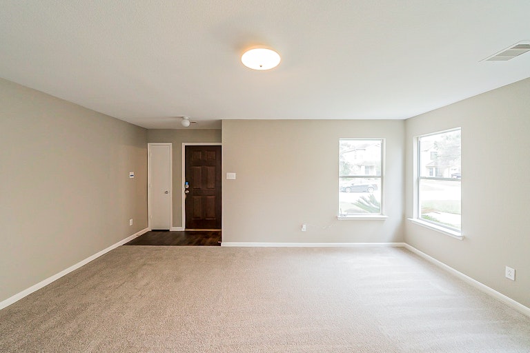 Photo 19 of 38 - 18910 Remington Mill Dr, Houston, TX 77073