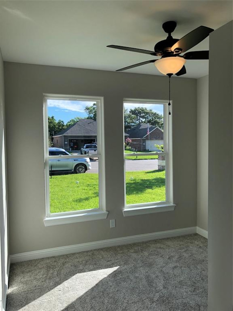 Photo 4 of 30 - 10 N Forrest Ave, La Porte, TX 77571
