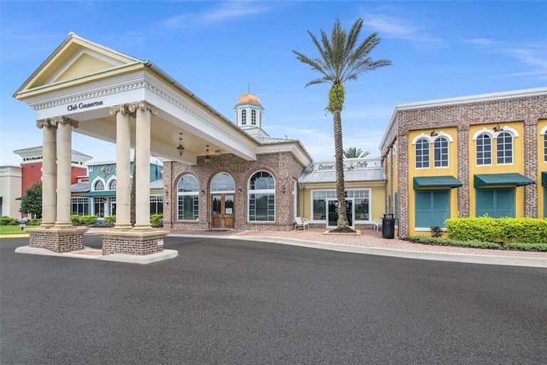 Photo 32 of 38 - 8526 Bluevine Sky Dr, Land O Lakes, FL 34637