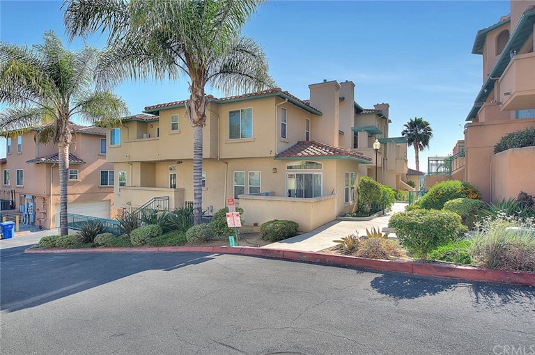 Photo 1 of 57 - 3711 Baldwin St #708, Los Angeles, CA 90031