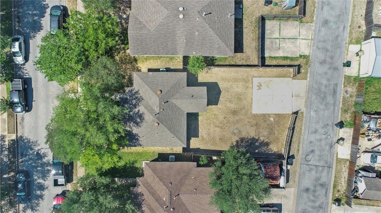 Photo 31 of 34 - 125 Segovia Way, Pflugerville, TX 78660