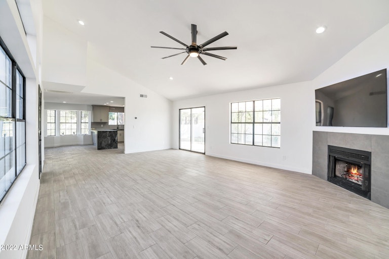 Photo 3 of 26 - 5601 E Paradise Ln, Scottsdale, AZ 85254