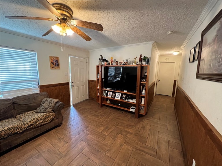 Photo 9 of 17 - 4524 Little Hill Cir, Austin, TX 78725