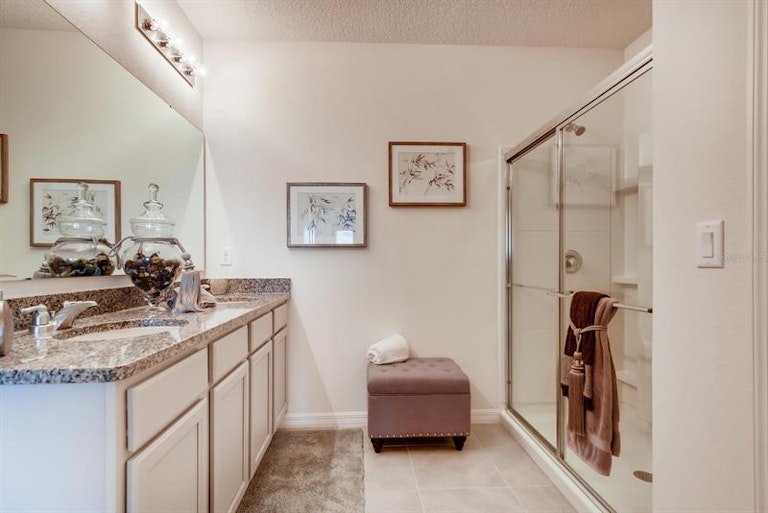 Photo 8 of 11 - 2522 Sandy Creek Ln, Davenport, FL 33837