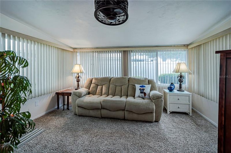 Photo 17 of 35 - 817 Harbor Dr S, Venice, FL 34285