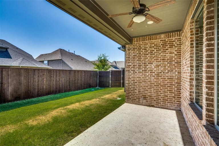 Photo 35 of 40 - 10556 Wintergreen Dr, Frisco, TX 75035