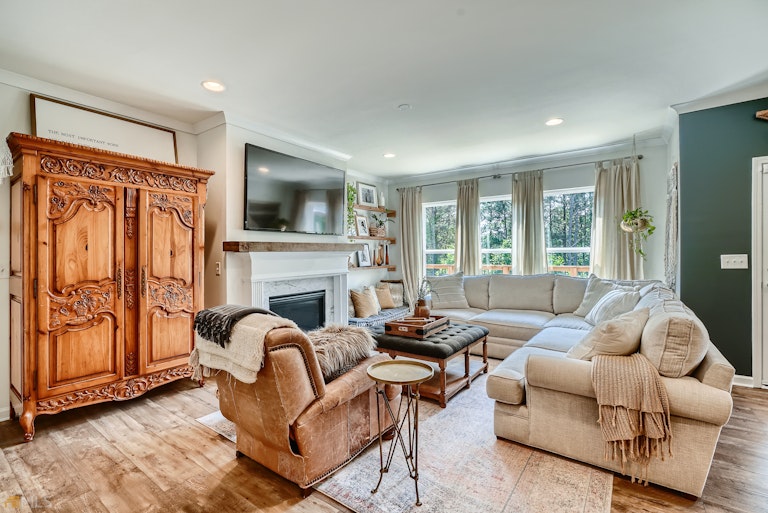 Photo 5 of 34 - 468 Greyfield Dr, Canton, GA 30115