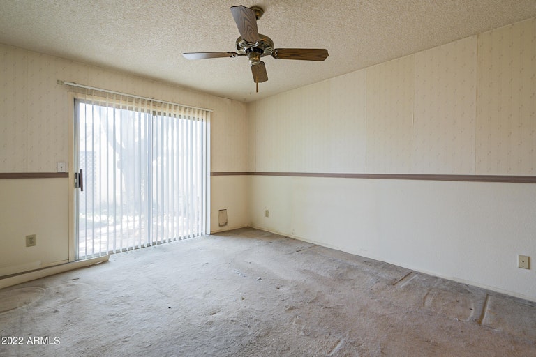 Photo 16 of 32 - 2541 E Wagoner Rd, Phoenix, AZ 85032