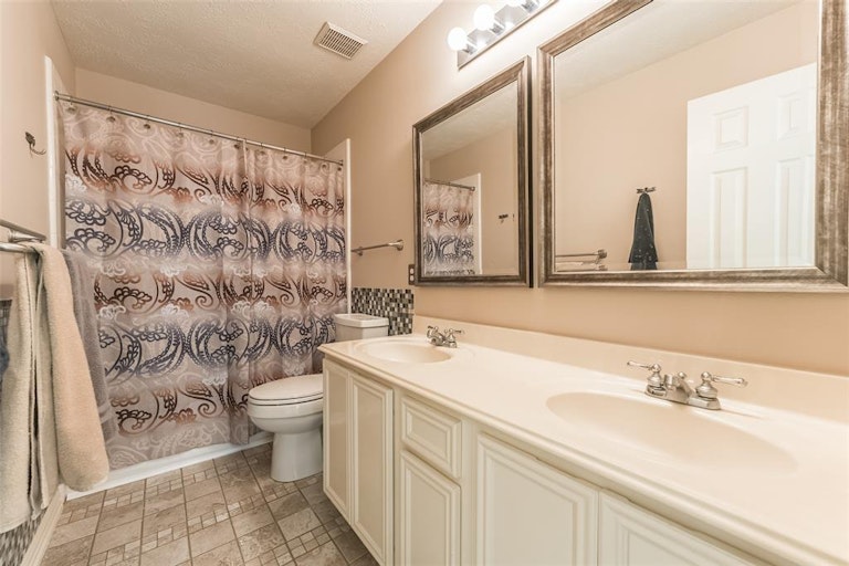 Photo 22 of 26 - 9811 Therrell Dr, Houston, TX 77064