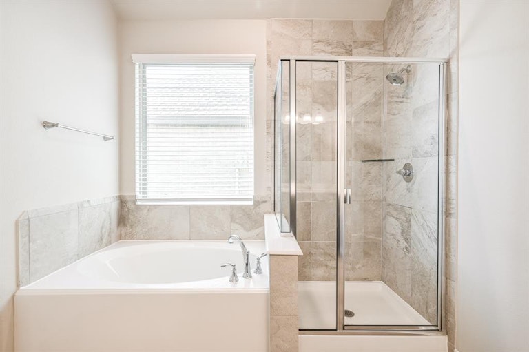 Photo 15 of 36 - 6822 Aspen Peak Dr, Baytown, TX 77521