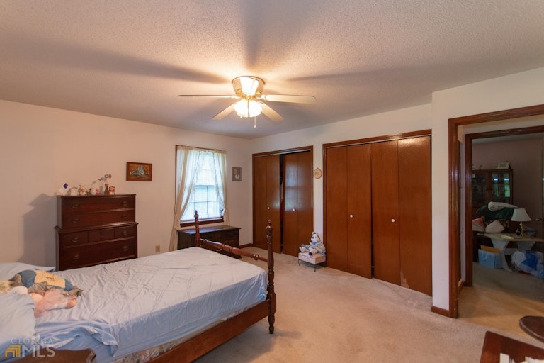 Photo 21 of 37 - 173 Kite Lake Rd, Fayetteville, GA 30214