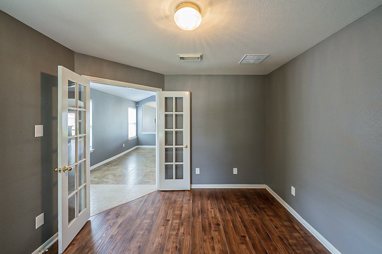 Photo 20 of 36 - 12810 Candlewood Glen Ln, Houston, TX 77014