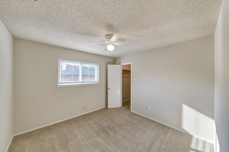 Photo 19 of 26 - 10228 Powder Horn Rd, Fort Worth, TX 76108