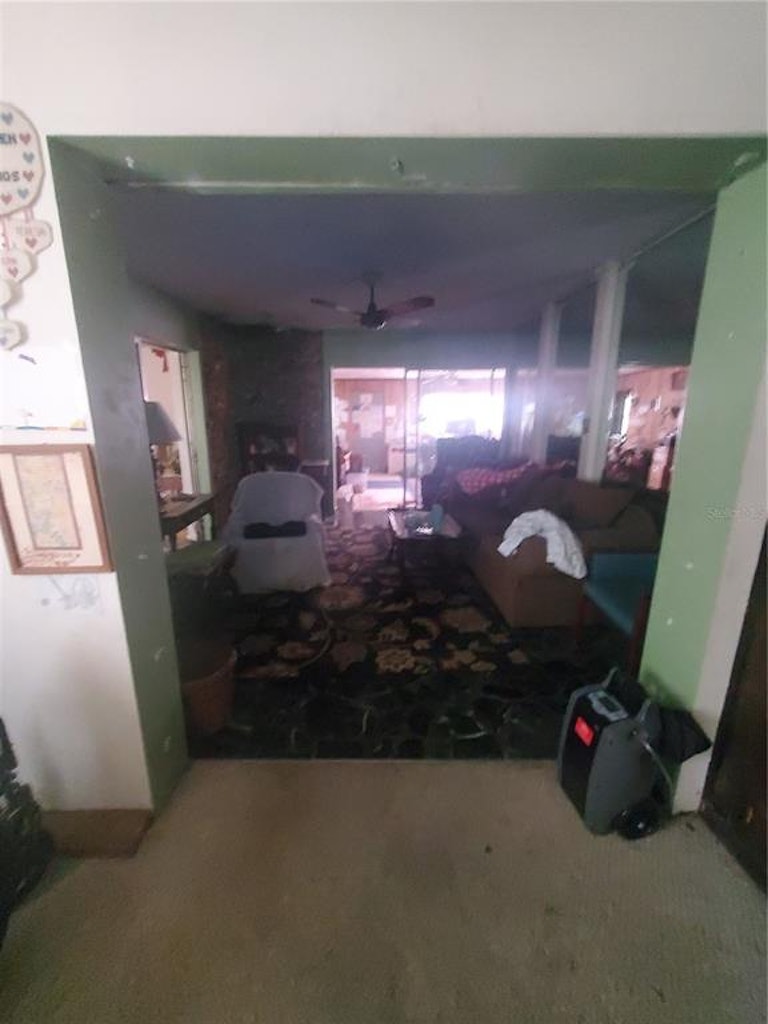 Photo 22 of 77 - 1610 W Knollwood St, Tampa, FL 33604