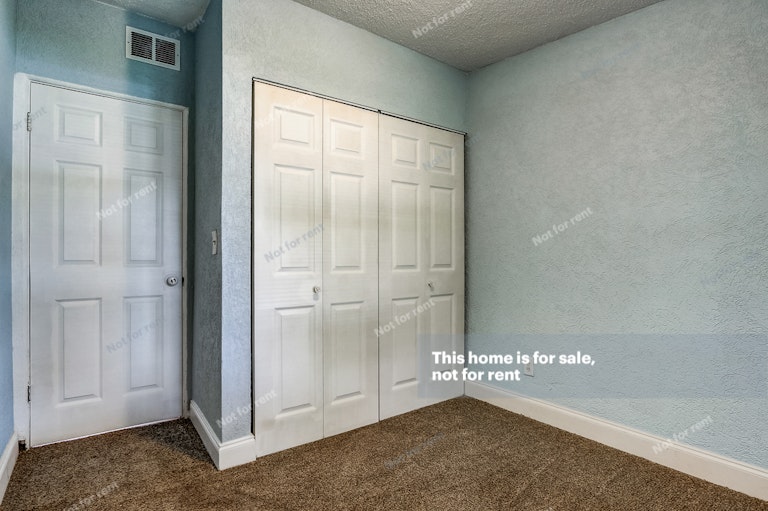 Photo 21 of 29 - 4030 Lockhart Dr N, Jacksonville, FL 32209