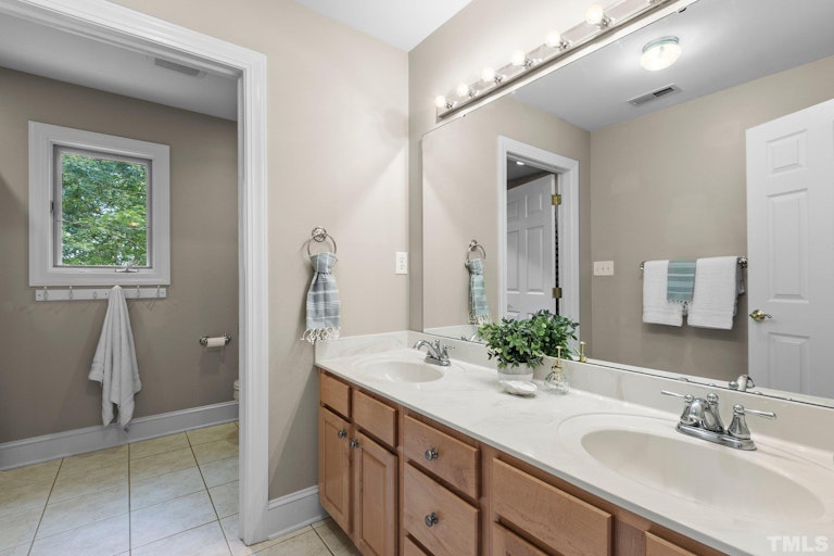 Photo 42 of 66 - 124 Fawn Ridge Rd, Chapel Hill, NC 27516