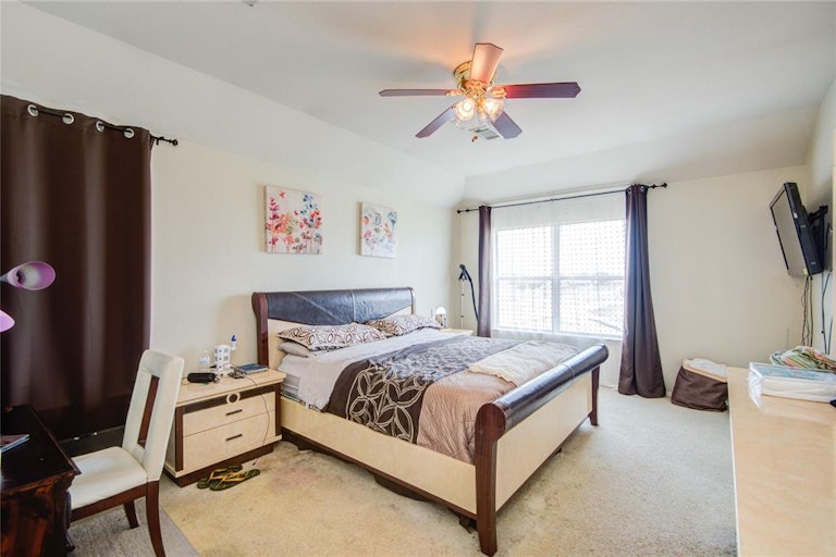 Photo 34 of 50 - 16651 Keegans Ridge Way Dr, Houston, TX 77083