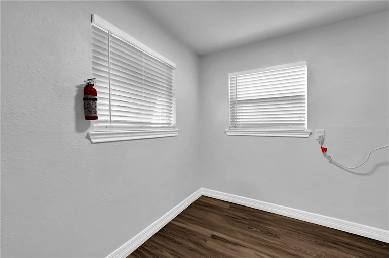Photo 13 of 23 - 5102 Academy St #16, Houston, TX 77005