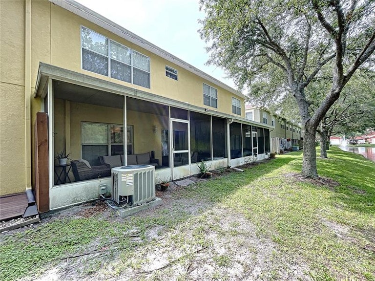 Photo 43 of 59 - 11013 Blaine Top Pl, Tampa, FL 33626