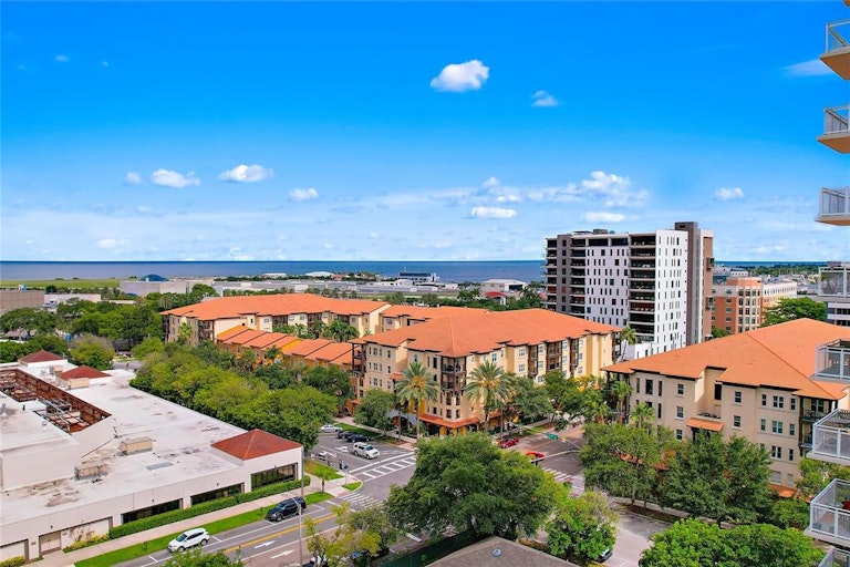 Photo 24 of 49 - 100 4th Ave S #106, Saint Petersburg, FL 33701