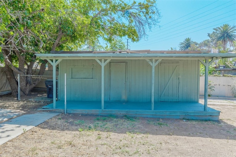 Photo 32 of 33 - 9035 Bellegrave Ave, Jurupa Valley, CA 92509
