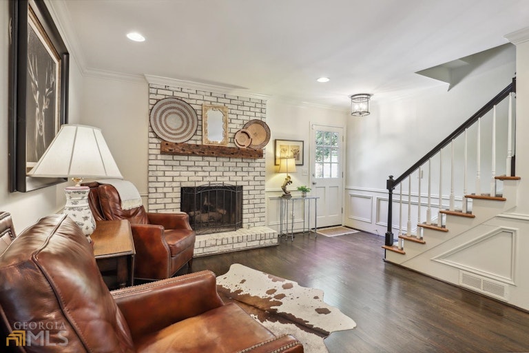 Photo 16 of 41 - 1005 Redstone Ln, Atlanta, GA 30338