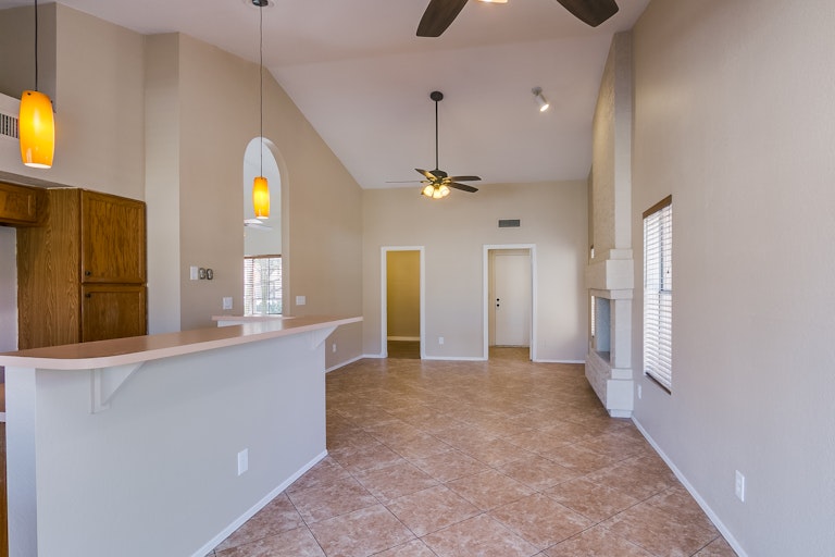 Photo 11 of 36 - 6020 W Grandview Rd, Glendale, AZ 85306