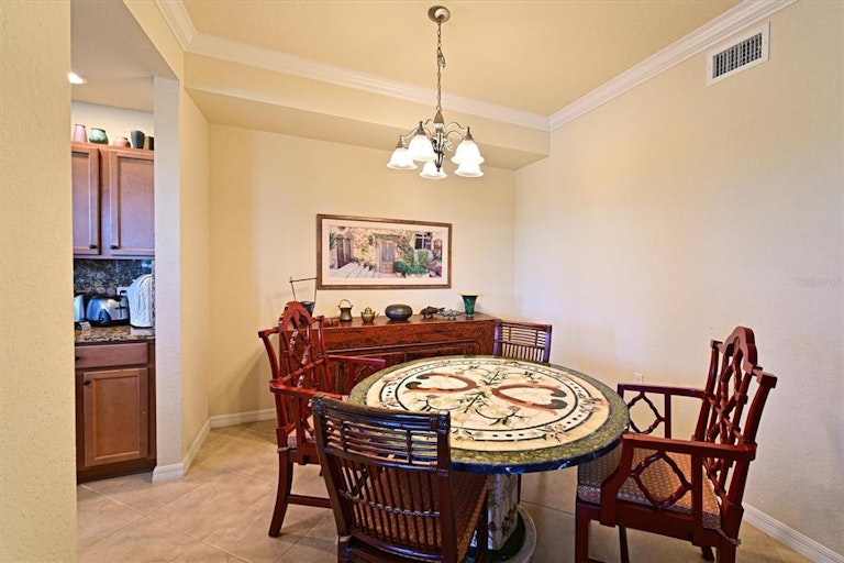 Photo 9 of 40 - 7121 River Hammock Dr #102, Bradenton, FL 34212