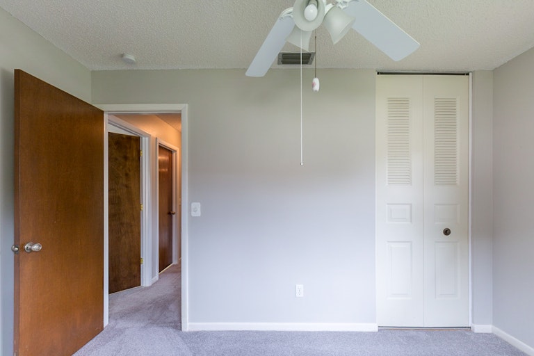 Photo 12 of 15 - 14529 Knoll Ridge Dr, Tampa, FL 33625