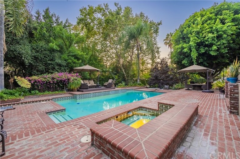 Photo 33 of 59 - 2899 N Monte Verde Dr, Covina, CA 91724