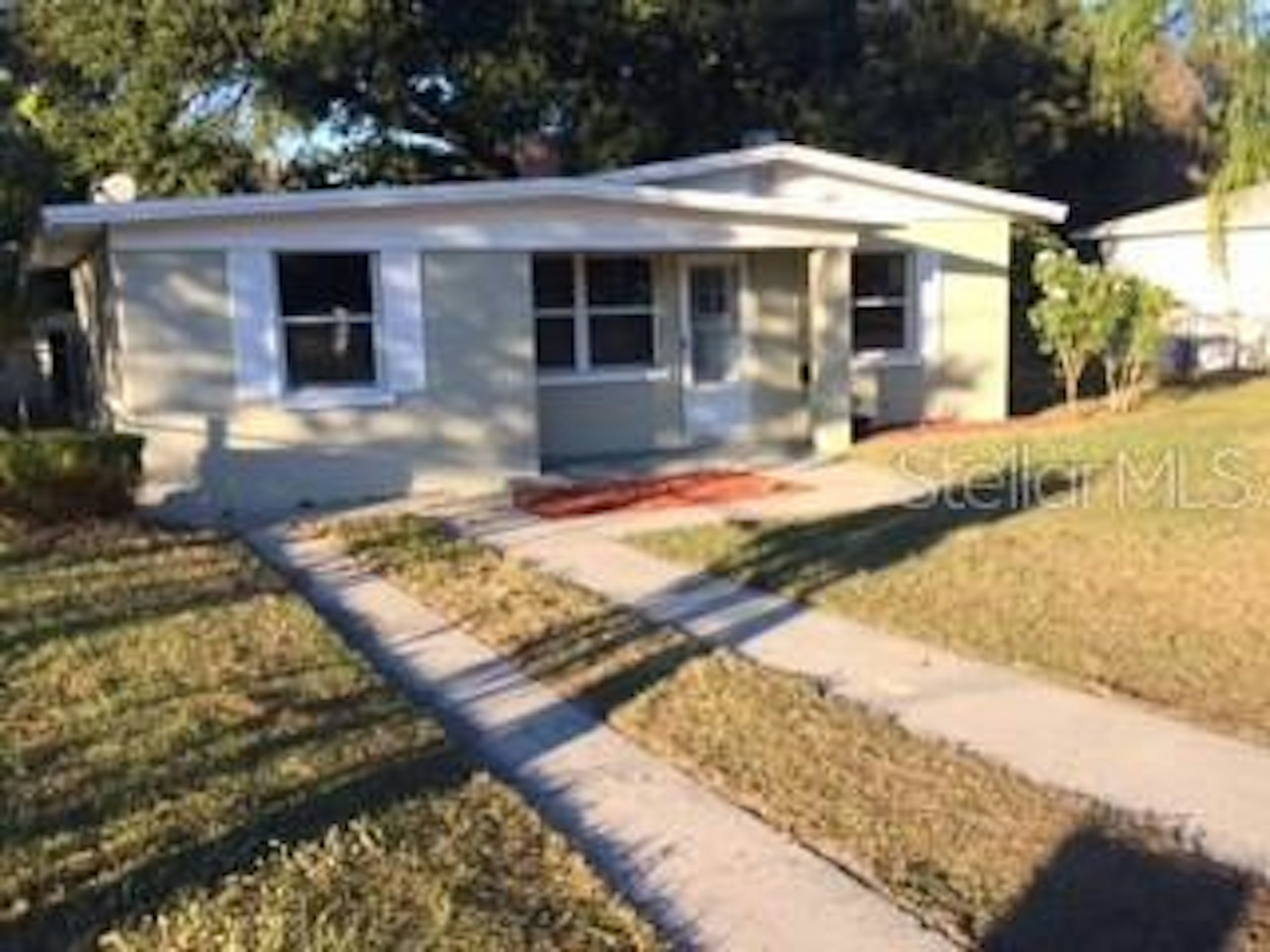Photo 1 of 25 - 2184 Colonial Ave, Lakeland, FL 33801