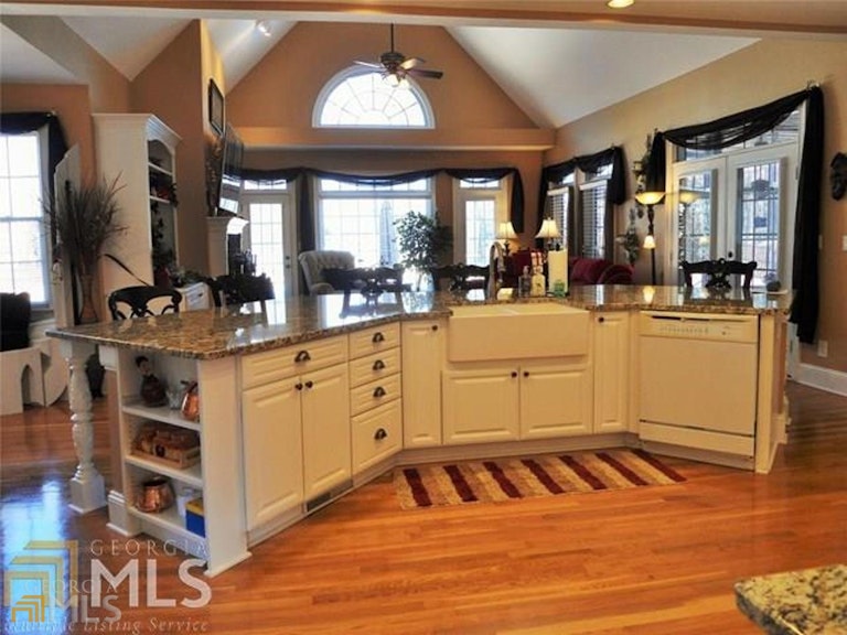 Photo 4 of 7 - 375 Emerald Lake Dr, Fayetteville, GA 30215
