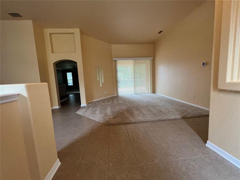 Photo 3 of 25 - 133 Costa Loop, Auburndale, FL 33823