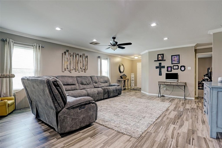 Photo 7 of 22 - 3402 Huisache Blvd, Pearland, TX 77581