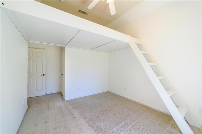 Photo 15 of 40 - 575 Chandler Dr, Aledo, TX 76008