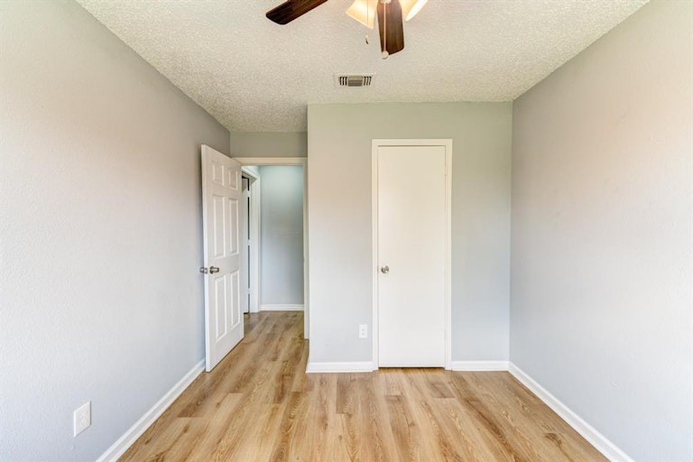 Photo 23 of 28 - 5631 Gineridge Dr, Houston, TX 77053