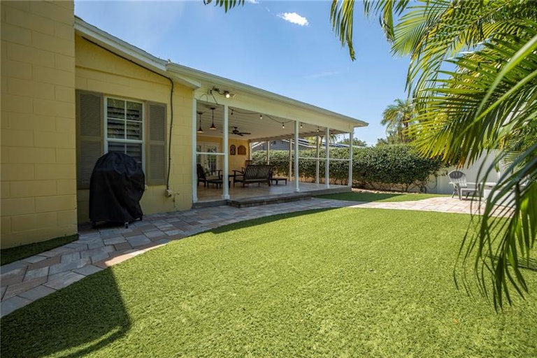 Photo 31 of 47 - 6041 16th Ln NE, Saint Petersburg, FL 33703