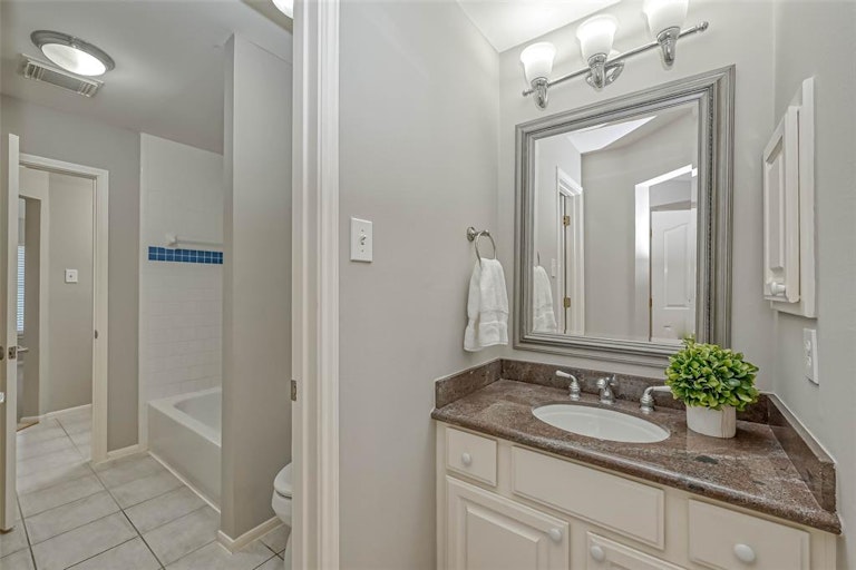 Photo 32 of 48 - 4210 Ruttand Park Ln, Katy, TX 77450