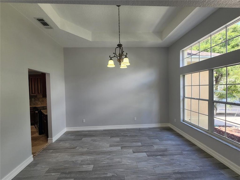 Photo 10 of 41 - 10095 Brandon Cir, Orlando, FL 32836