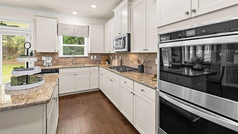 Photo 12 of 36 - 3302 Quarter Horse Ln, Conyers, GA 30013