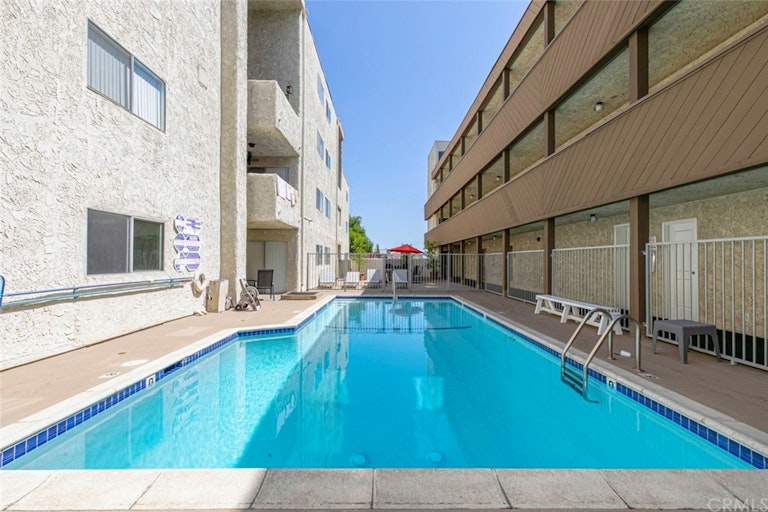 Photo 9 of 48 - 1339 N Columbus Ave, Glendale, CA 91202