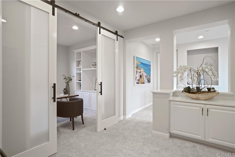 Photo 19 of 42 - 21247 Ronda Cir, Huntington Beach, CA 92648
